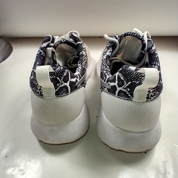 Nike Roche Run Running Shoes Women - Picture 4 of 12